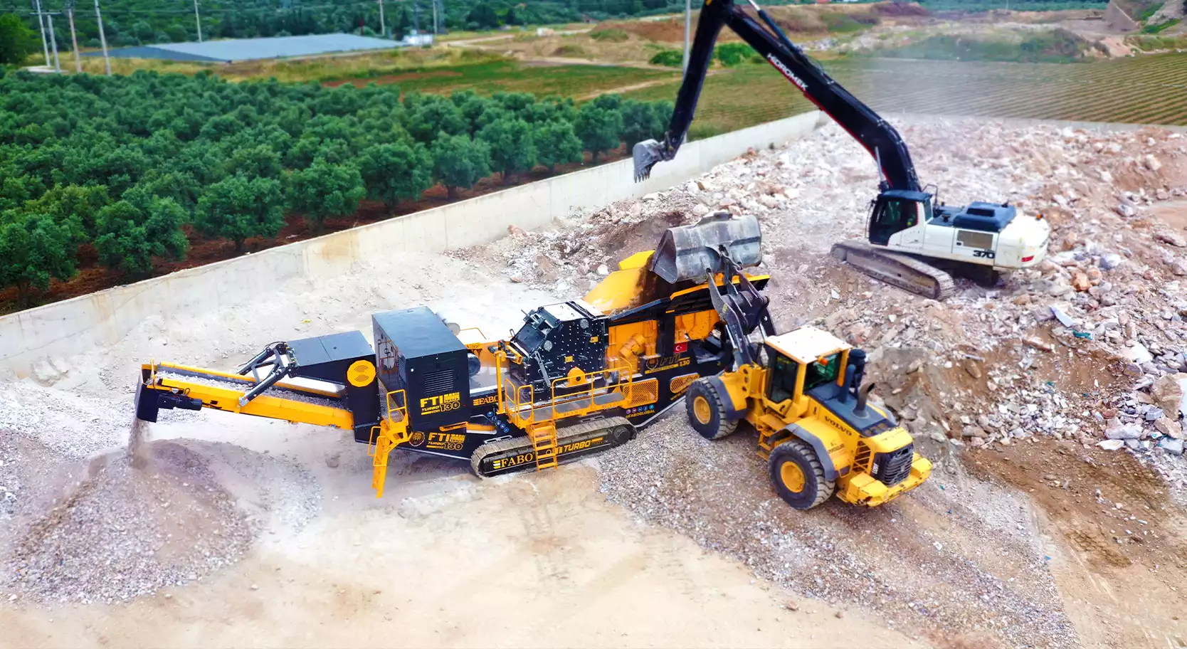 FTI-130 paletli turbo darbeli kırıcı Özbekistan’da